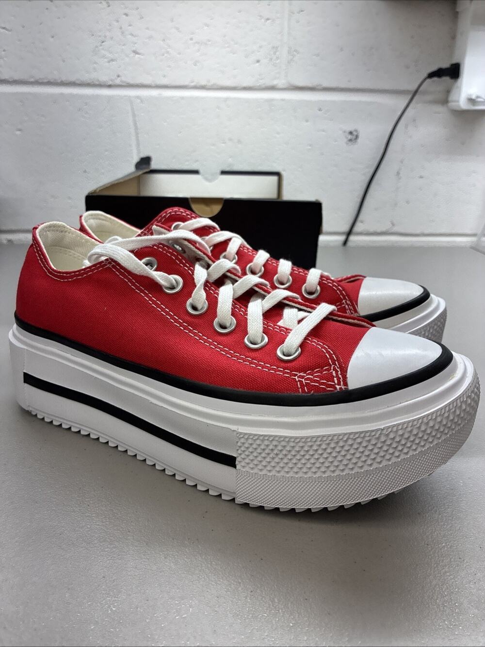 Converse Lift Double Stack Platform Low SZ 7.5 Womens shoes Sneakers Red A16515C
